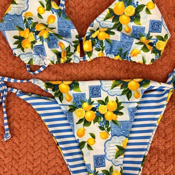 SHEIN Reversible Blue and Yellow Lemon Print Bikini - Picture 3 of 5